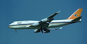 SAA B747-444 ZS-SAW (6354345825)