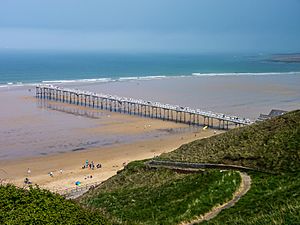 Saltburn Pier April 2011.jpg