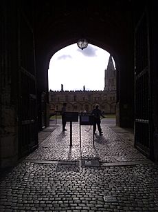 The Christ Church entrance beneath Tom Tower