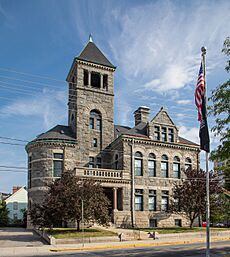 Woonsocket District Courthouse 2015