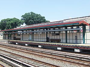 Avenue H - Platform.JPG