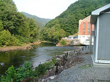 Pigeon River (Tennessee - North Carolina).jpg