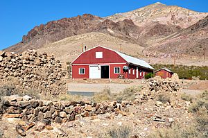 Red barn at Bullfrog.jpg