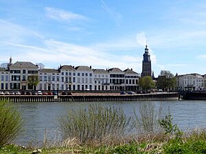 20140421 IJsselkade en Walburgkerk Zutphen