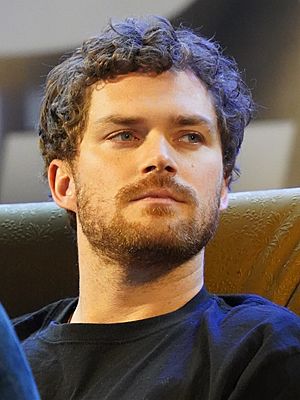 Finn Jones (53318496987).jpg