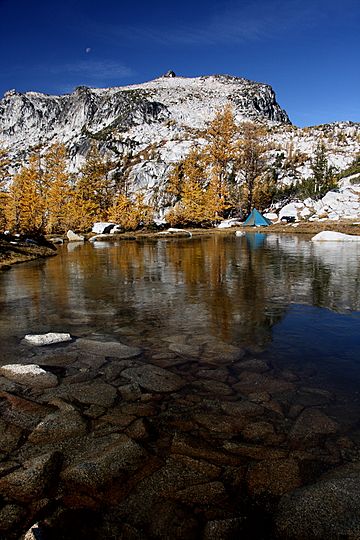 Gnome Tarn camp (2974944587).jpg