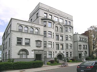 VeronaApartments.jpg