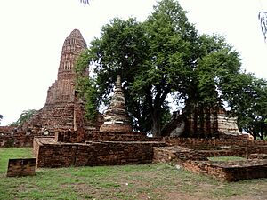 Ban Pom, Phra Nakhon Si Ayutthaya District, Phra Nakhon Si Ayutthaya, Thailand - panoramio