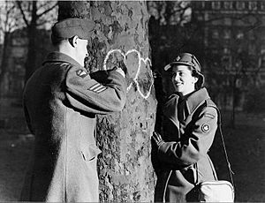 CWAC Valentine's Day 1944 (4112917253)