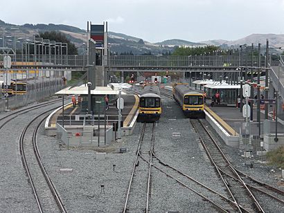 Papakura railway station in 2013.jpg
