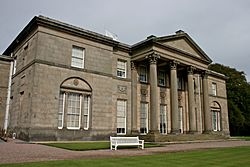 Tatton Hall 2009-2.jpg