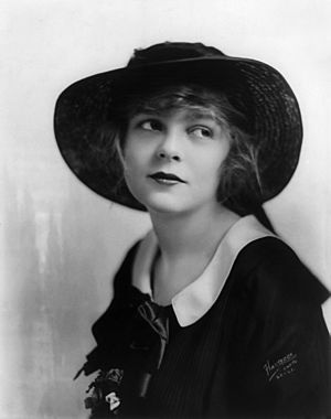 Blanche Sweet by Hartsook, 1915 (LOC cph.3b05769).jpg