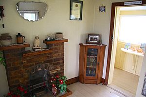 Historic Bungalow, Kotuku (8207305643)