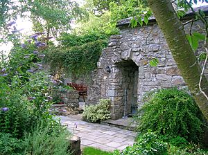 Kilmaurs Place, architectural detail