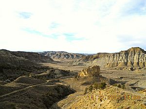 Road from Plateau down to Bull Creek and Cow Creek in Missouri River Breaks-112)