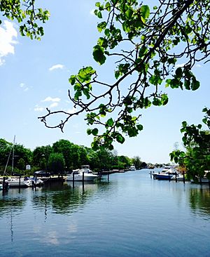 BabylonVillageCanal