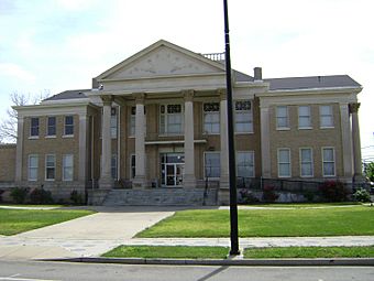 Ben Hill County Courthouse.jpg