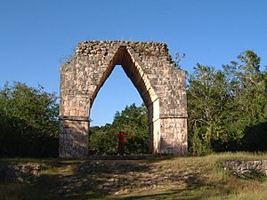 Kabah Arch 2002.12.29 27