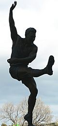 Ron barassi statue.jpg