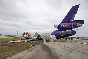 FedEx FLL (29283078487)