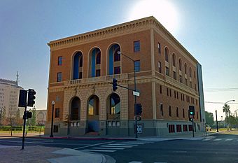 Fresno Bee Building Dec 2012.jpg