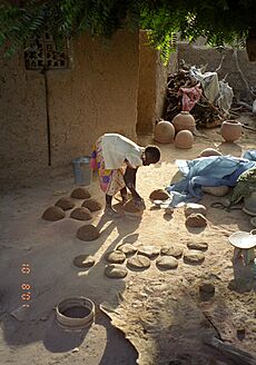 Kalabougou potters (6392346)