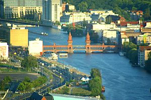 Oberbaumbrücke-berlin