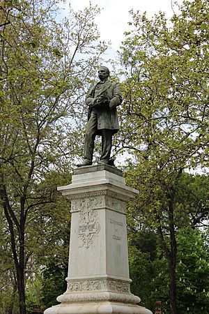 Estatua de Claudio Moyano. 03.JPG