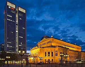 Opernturm (UBS) und Alte Oper Frankfurt-2012-Ffm-b