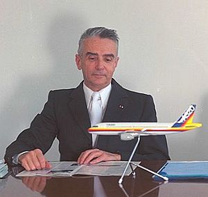 Roger Beteille airbus 1970.jpg