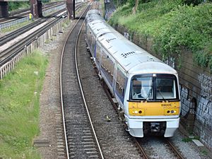 168005 at Willesden Green