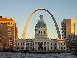 Downtown-STL-10 (33198159648).jpg