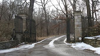 Lincliff gates.jpg