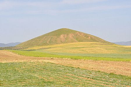 Bin Tepe, large tumulus