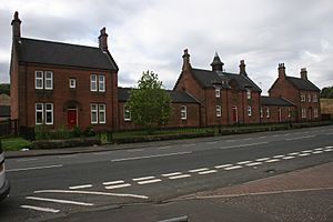 Houses, Bilsland Drive (geograph 4659408)