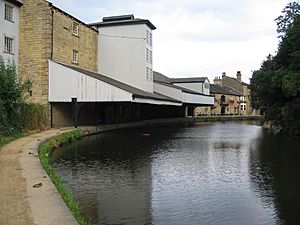 LeedsLiverpoolCanalBurnley2