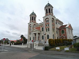 Sacred Heart Basilica Timaru front side 2015