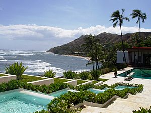 Shangri La - pool view with Diamond Head