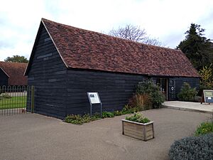 Small Barn, Headstone Manor