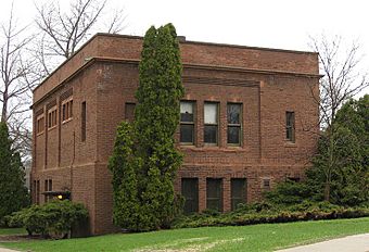 UWM-0904-greenemuseum.jpg