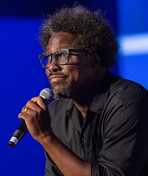 W. Kamau Bell (44054422401) (cropped).jpg