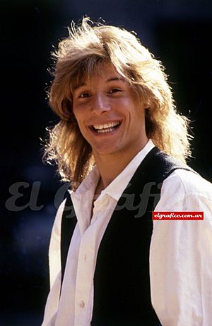 Caniggia sonriente 1988.jpg