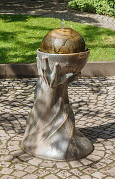 Drinking fountain - Luigi Colani