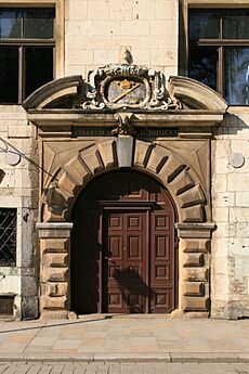 Kraków - Collegium Iuridicum - Brama 01