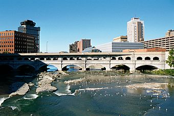 Rochester NY Broad Street Bridge 2002.jpeg