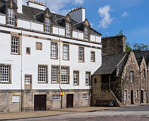 Edinburgh Abbey Strand-20110904-RM-131415