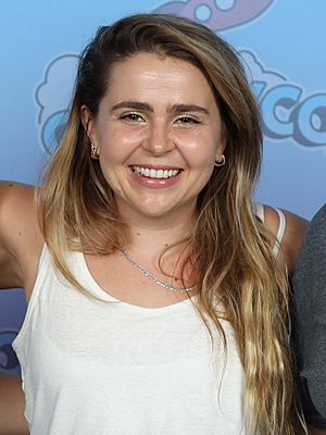 Mae Whitman (53080274298).jpg