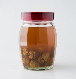 Maesilju (plum liquor) (cropped)