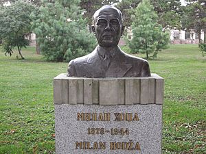 Milan Hodža bust