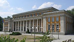 Pernik-culture-palace-right-2.jpg